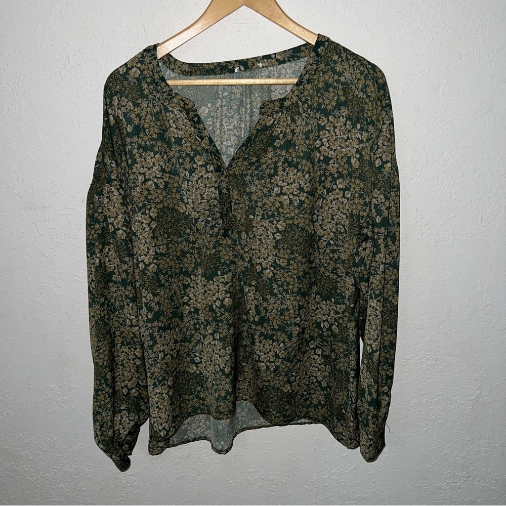 Wonderly Long Sleeve Olive Green Floral Popover Top Size XXL.